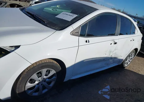 2022 Toyota Corolla Le z USA, uszkodzony, nr VIN 5YFEPMAE8NP287782